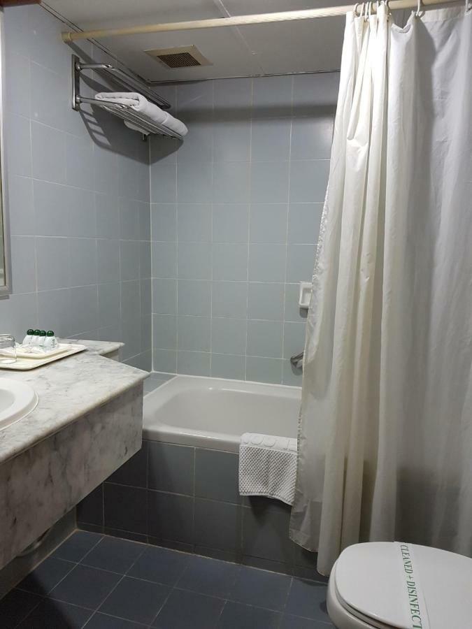 The Park Hotel Sukhumvit 7 Бангкок Экстерьер фото