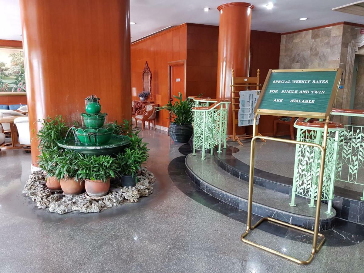 The Park Hotel Sukhumvit 7 Бангкок Экстерьер фото