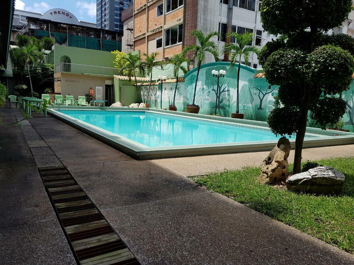 The Park Hotel Sukhumvit 7 Бангкок Экстерьер фото