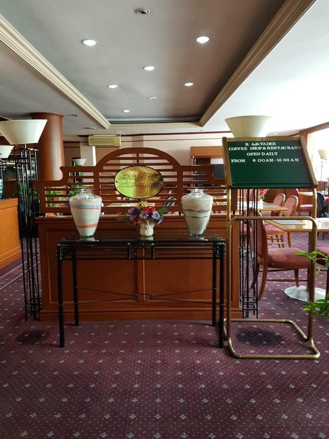 The Park Hotel Sukhumvit 7 Бангкок Экстерьер фото