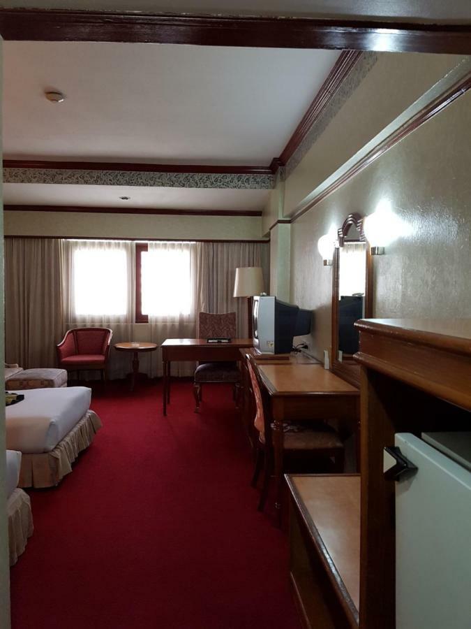 The Park Hotel Sukhumvit 7 Бангкок Экстерьер фото