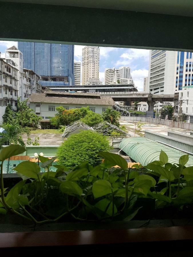 The Park Hotel Sukhumvit 7 Бангкок Экстерьер фото